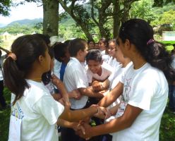 Los jóvenes hondureños plantan cara a la violencia practicando la cultura de paz
